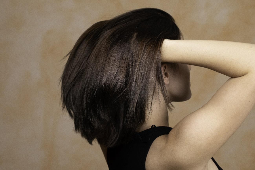 女性ホルモンと髪の密接な関係とは？薄毛や抜け毛の予防と対策